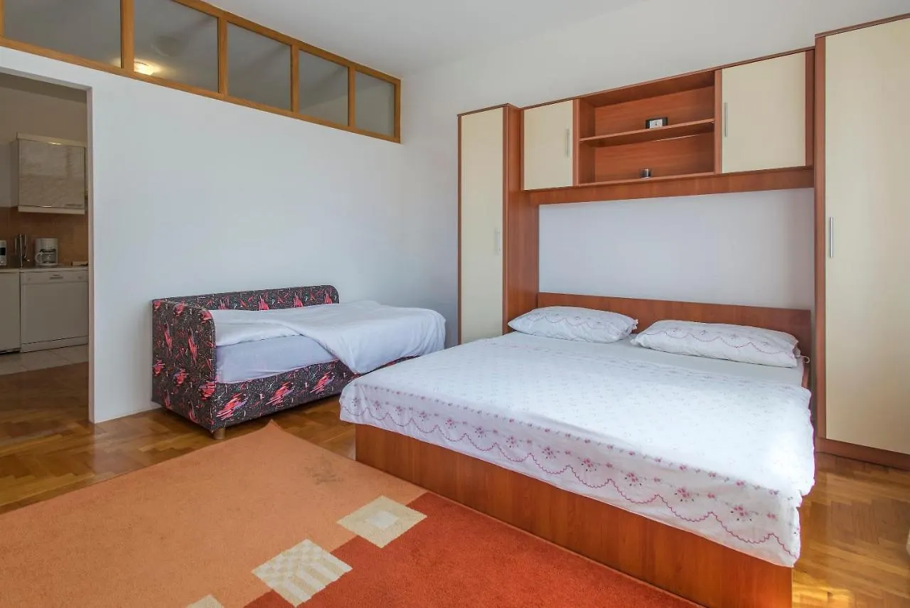 Apartment Sandra Pola