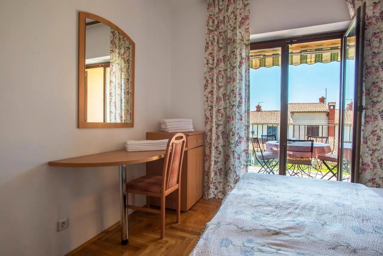 Apartment Sandra  Pula