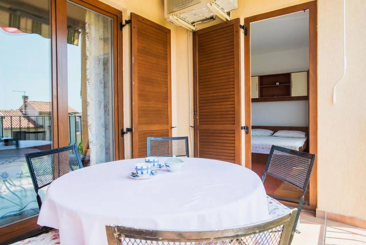 Apartment Sandra Pula